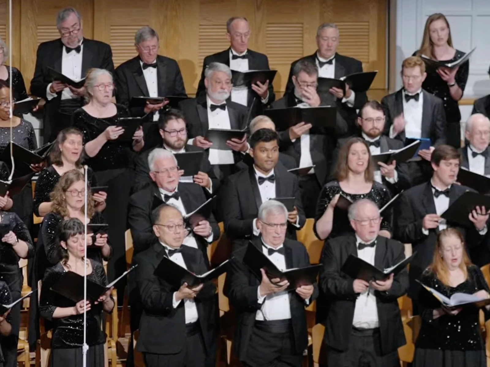 Fairfax Choral Society Symphonic Chorus in concert